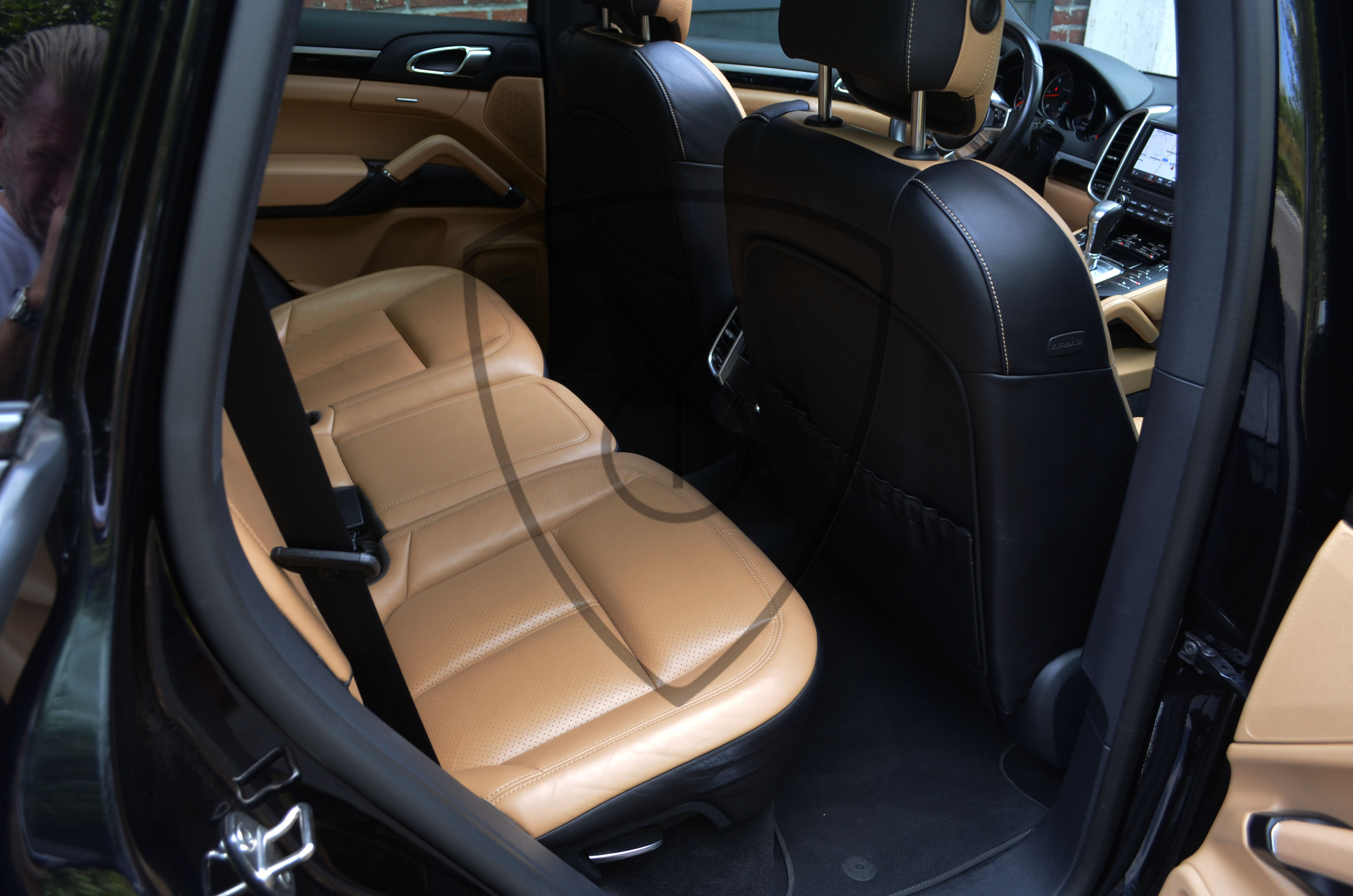 PORSCHE CAYENNE 3.0D PLATINIUM — image 2